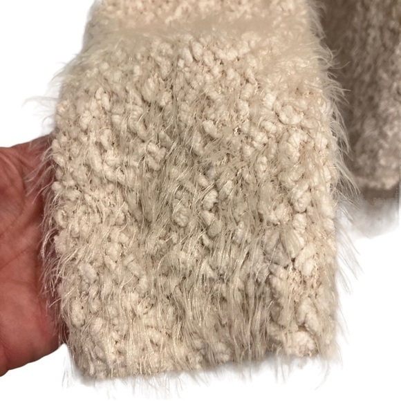 By Together Cream Soft & Cozy Furry Hooded Sweater V-Neck Sz L - Picture 6 of 9